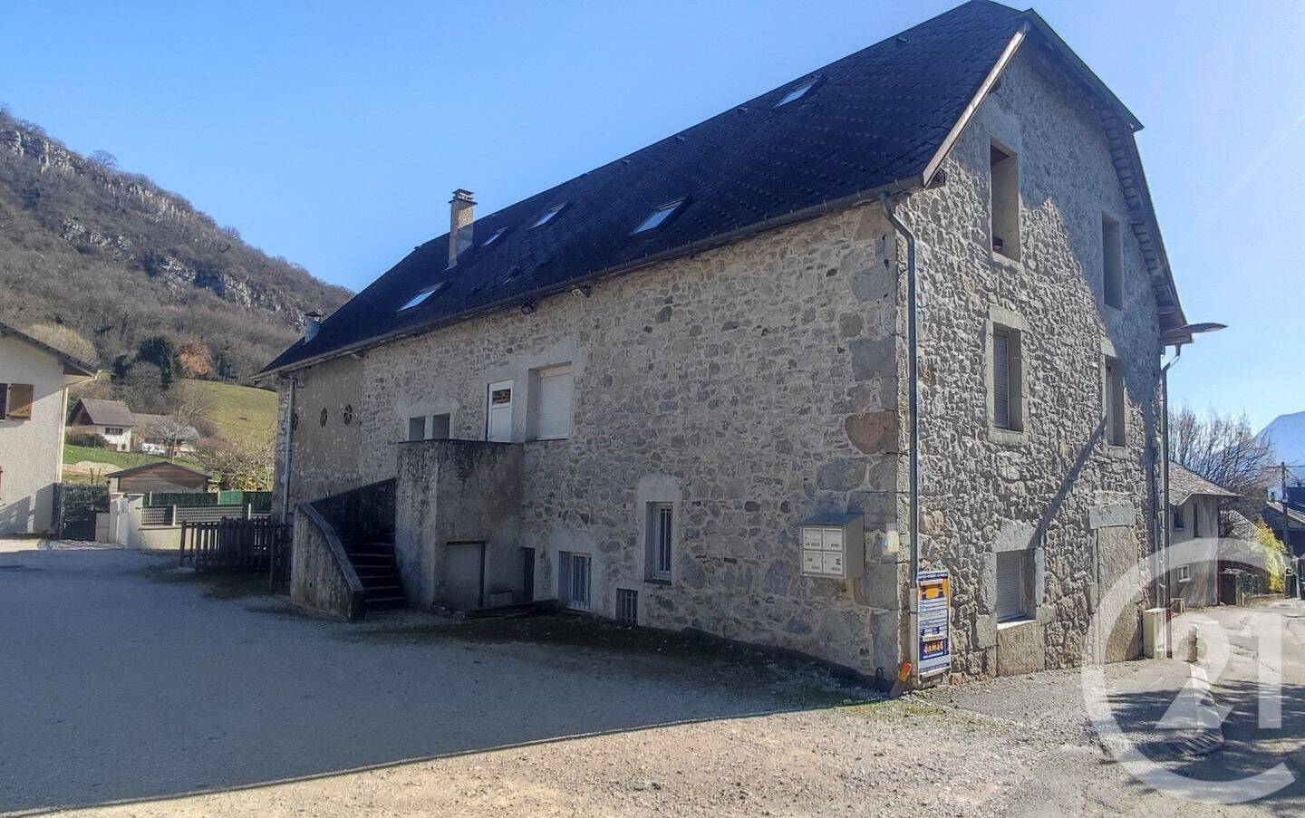 Appartement 5 pièces 94 m² · à Saint-Alban-Leysse · 93,5 m² · 250 000 €