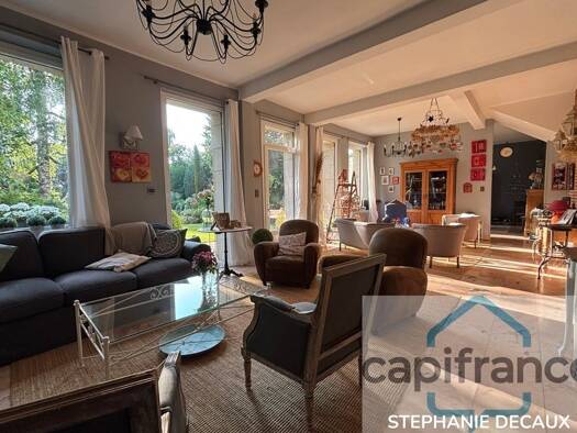 Maison à vendre 286 900 € 13 pièces 6 chambres 315 m² 2 360 m² de terrain La Capelle 02260