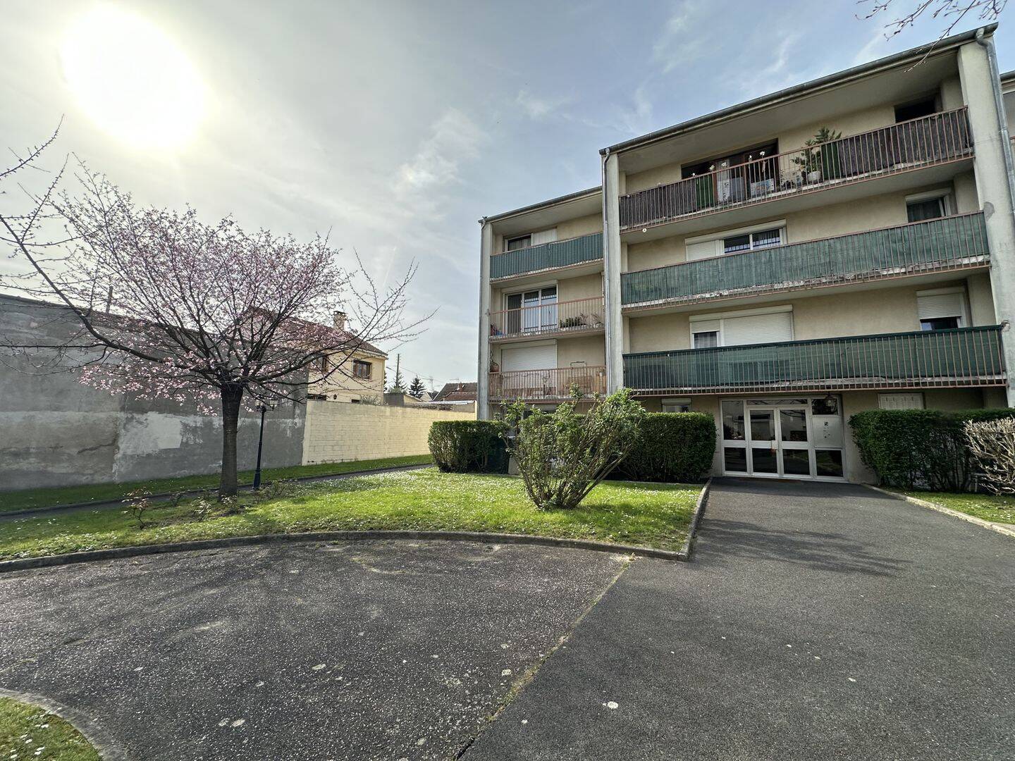 Appartement 5 pièces 90 m² · à Saint-Denis · 90,2 m² · 215 000 €