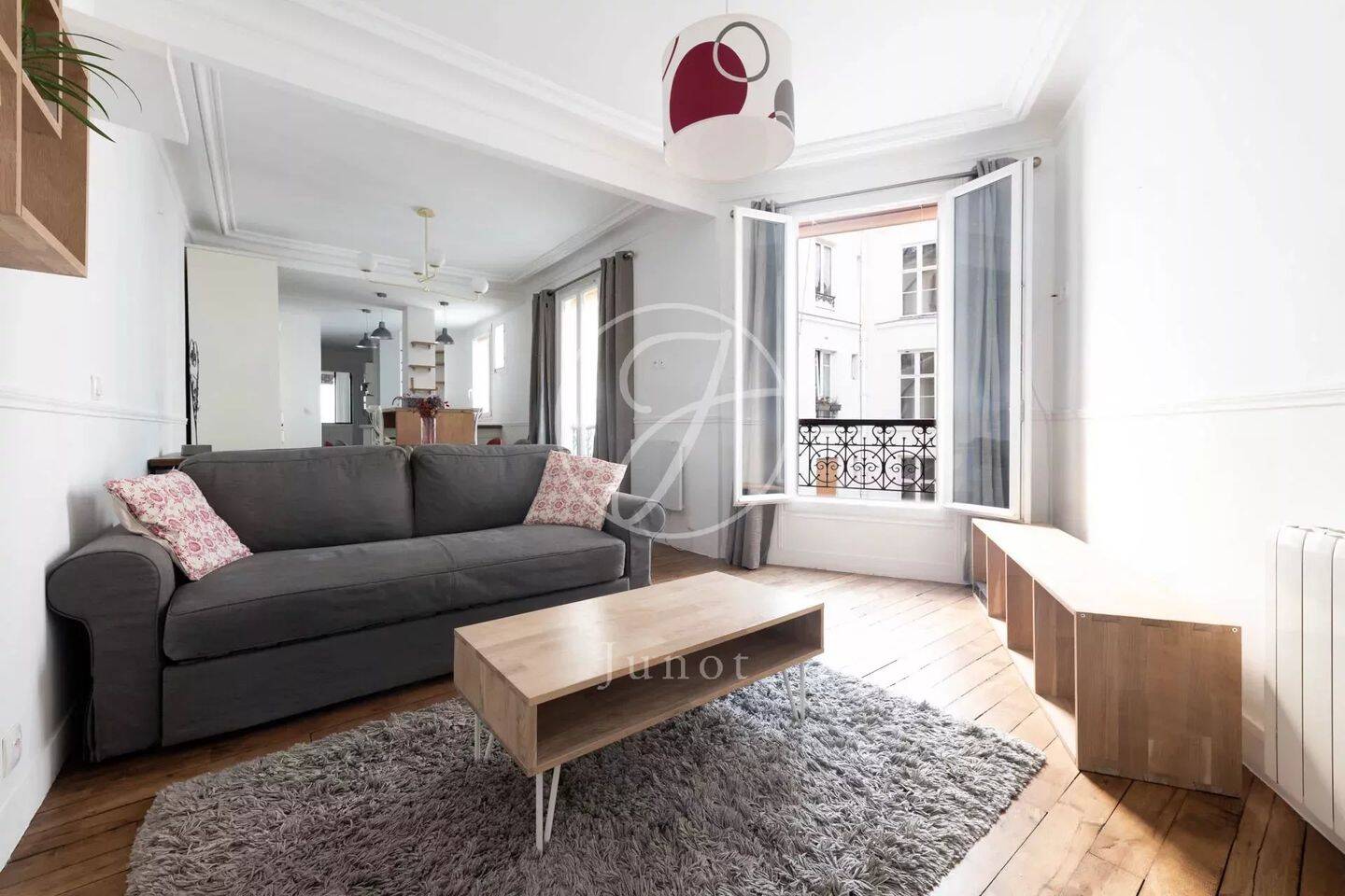 Appartement à louer 3130 € 3 130 € /mois charges comprises Comparez les déménageurs 4 pièces • 3 chambres • 95,7 m² • Étage 3/6 Clignancourt-Jules Joffrin, Paris 18ème arrondissement (75018) 4 12 31 40 56 8 de plus Calculer un temps de trajet Pour aller au travail, à l’école, ... - photo 1