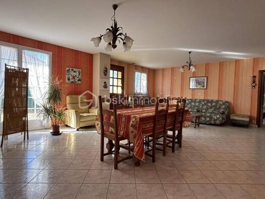 Maison de plain-pied à vendre 195 000 € 3 pièces 2 chambres 105 m² 1 800 m² de terrain Saint-Mars-la-Brière 72470