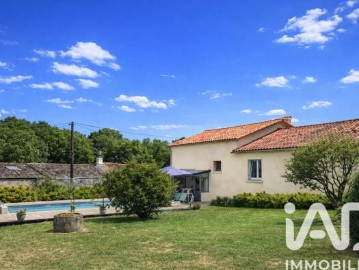 Maison à vendre 253 232 € 6 pièces 4 chambres 176 m² 1 920 m² de terrain Saint-Romans-lès-Melle 79500