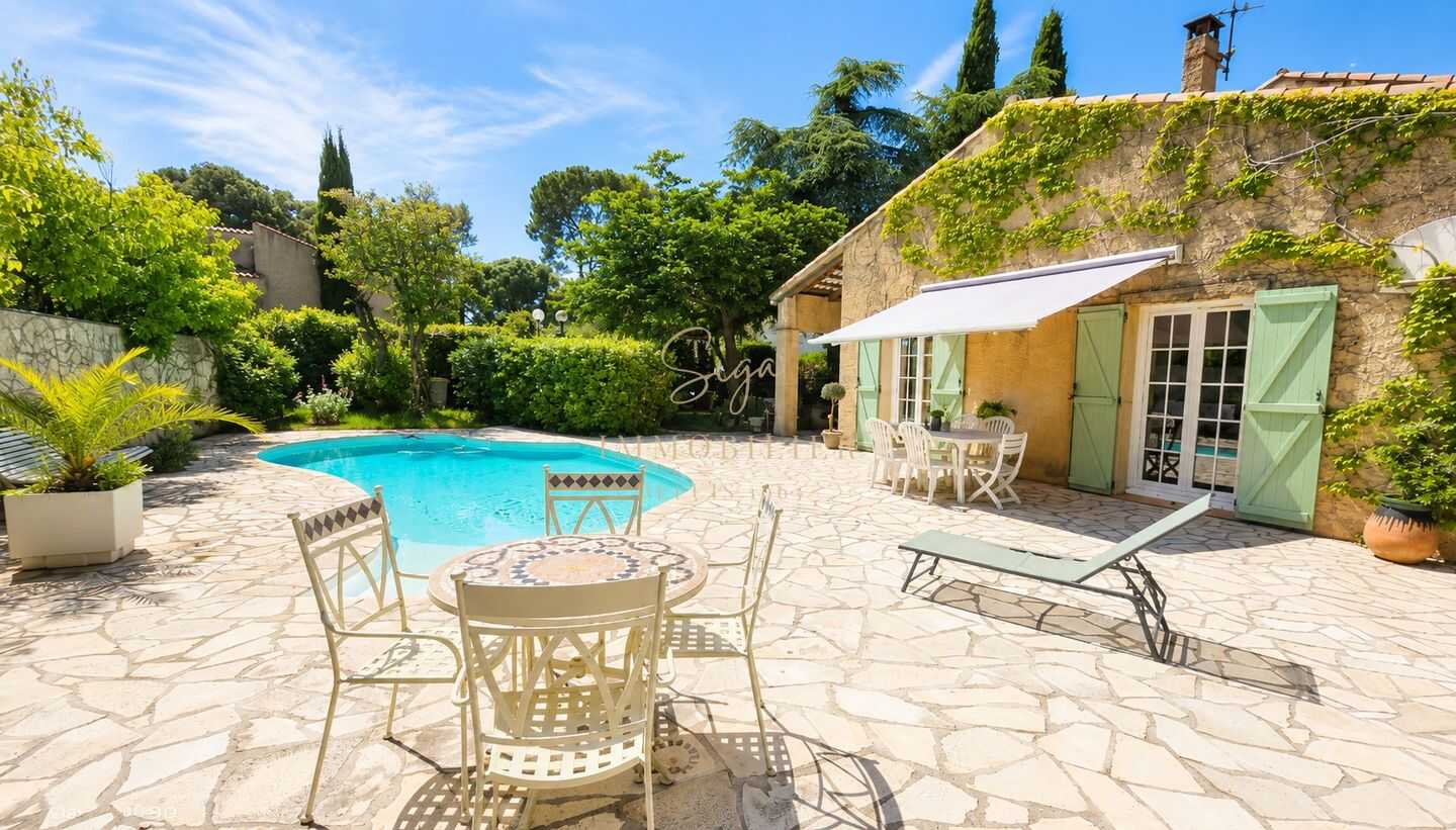 Maison 6 pièces 141 m² · à Marseille 8ème Arrondissement · 141 m² · 1 395 000 €