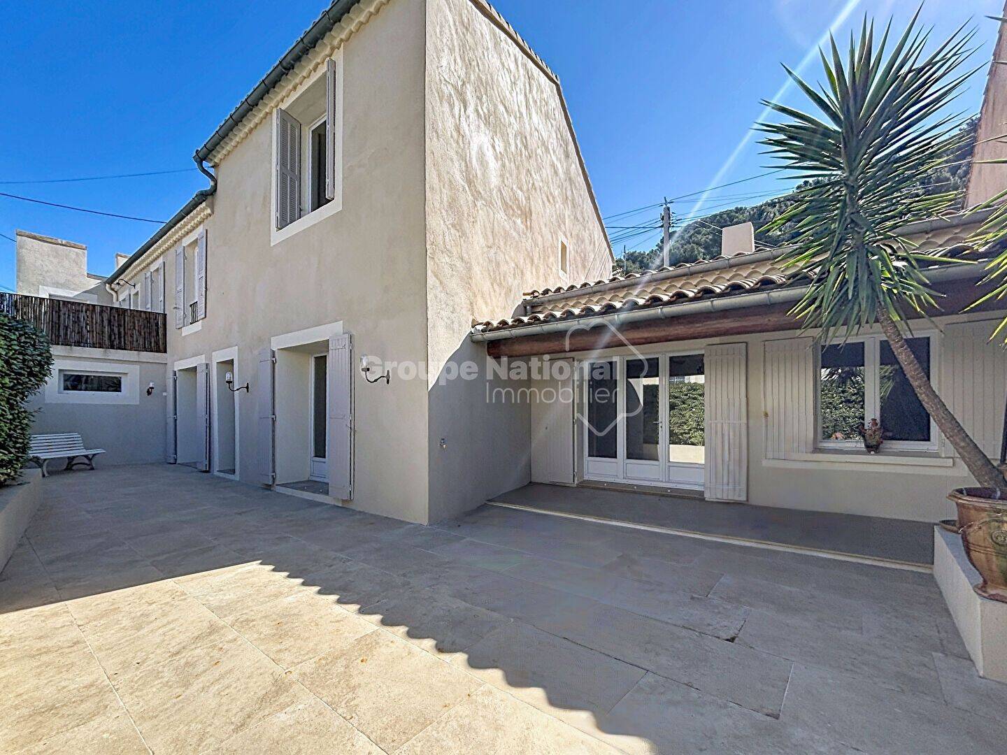 Maison 4 pièces 207 m² · à Châteaurenard · 206,8 m² · 1 830 €
