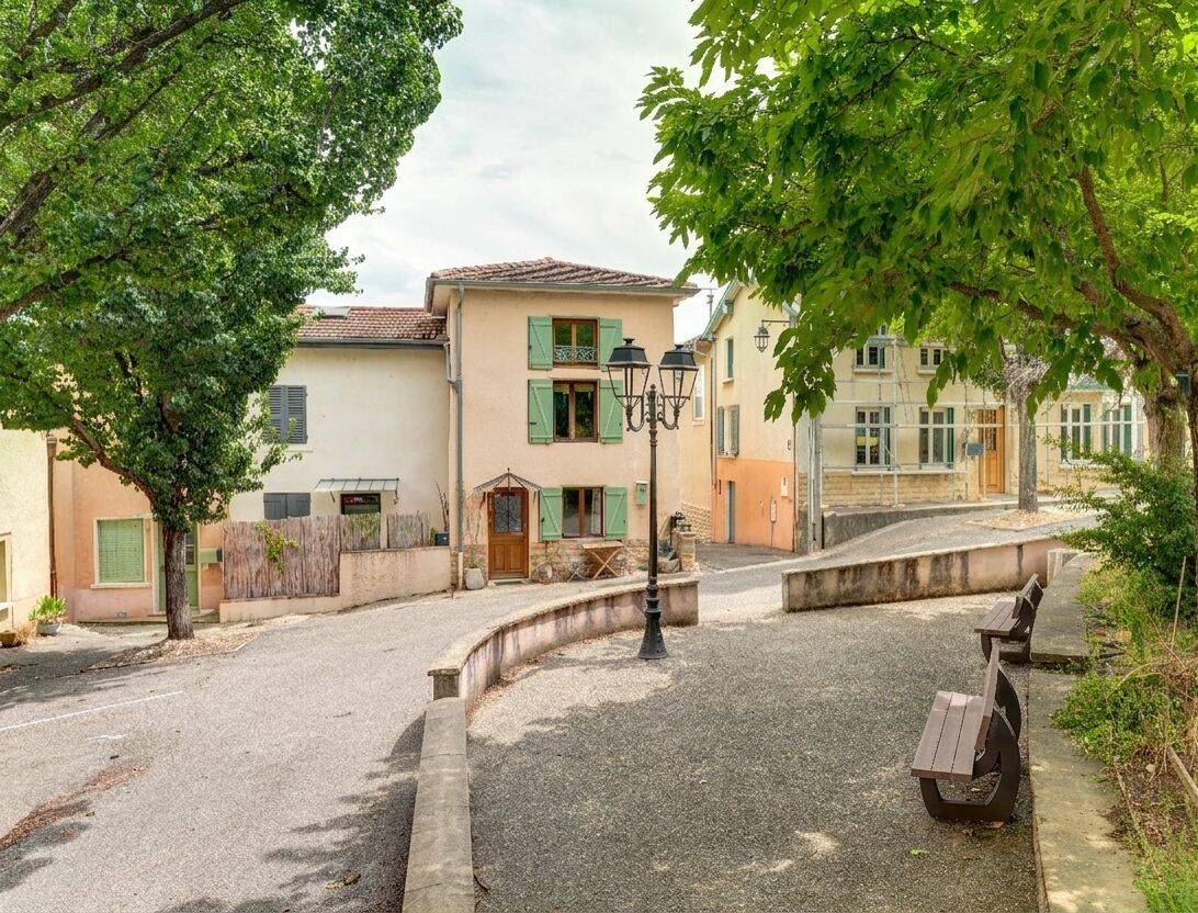 Maison 5 pièces 90 m² · à Saint-Symphorien-d'Ozon · 90 m² · 239 000 €