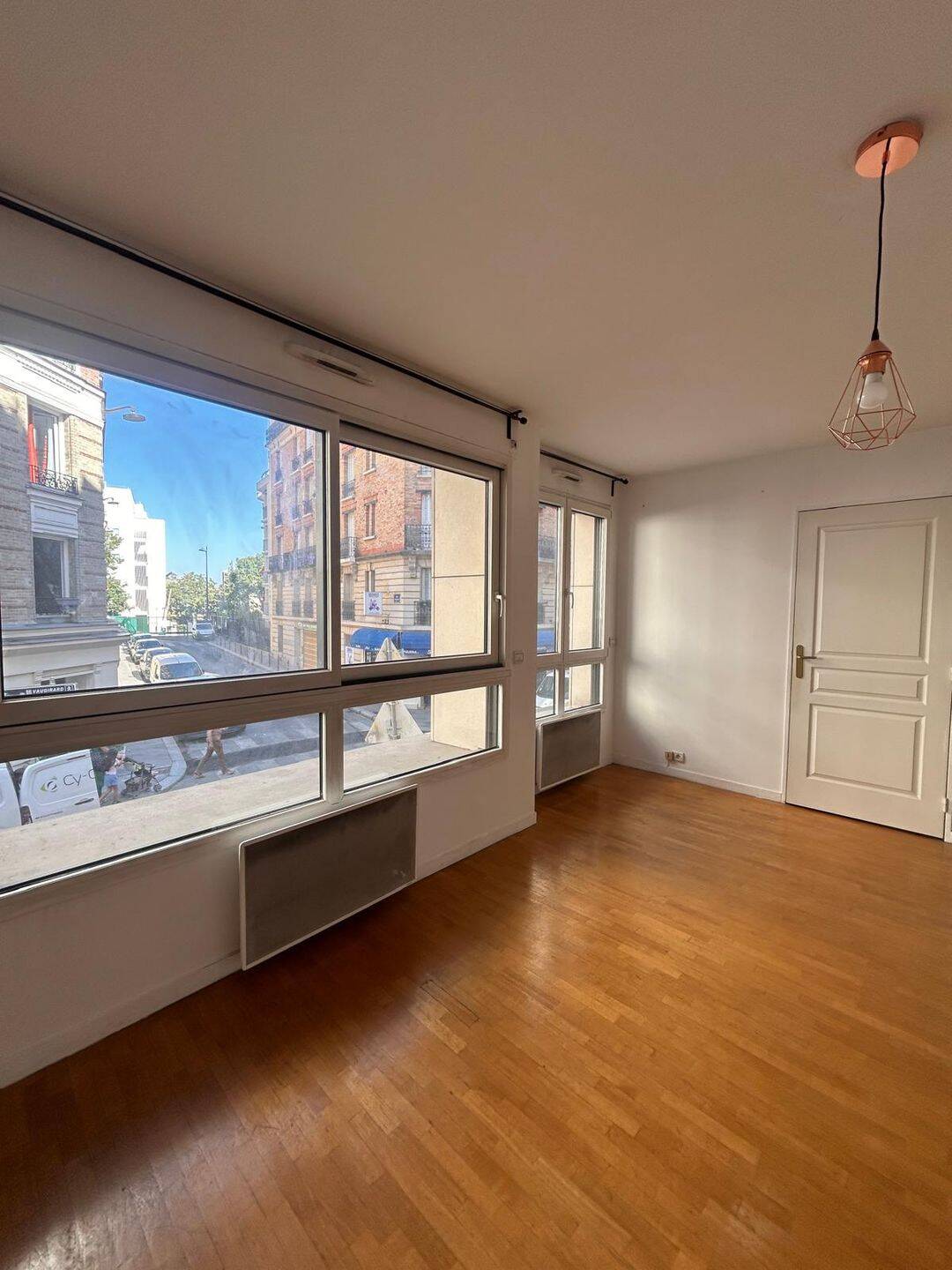 Appartement 2 pièces 45 m² · à Paris 15ème Arrondissement · 44,8 m² · 1 243 €