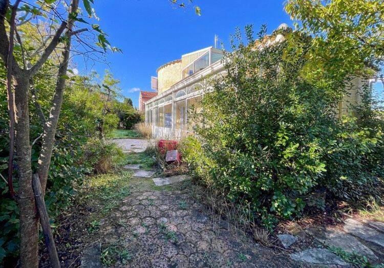 Maison 8 pièces 300 m² · à Aubagne · 300 m² · 650 000 €