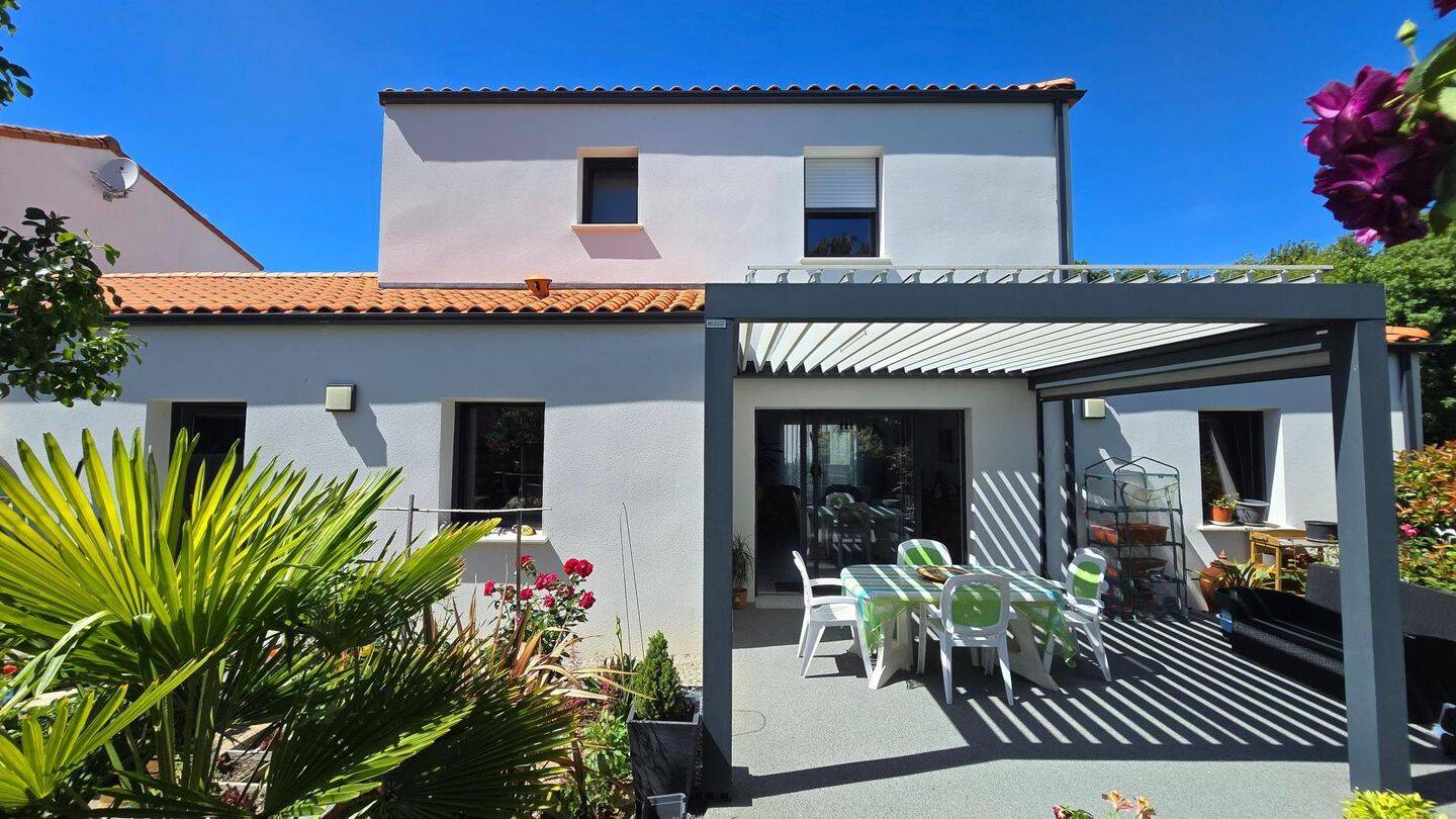 Maison 4 pièces 101 m² · à Les Achards · 101 m² · 299 900 €