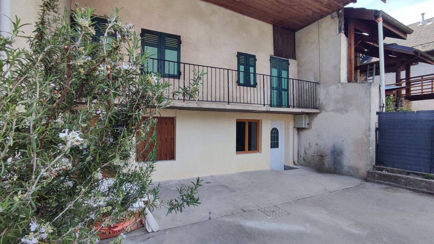 Maison 4 pièces 83 m² · à Planaise · 82,9 m² · 220 000 €