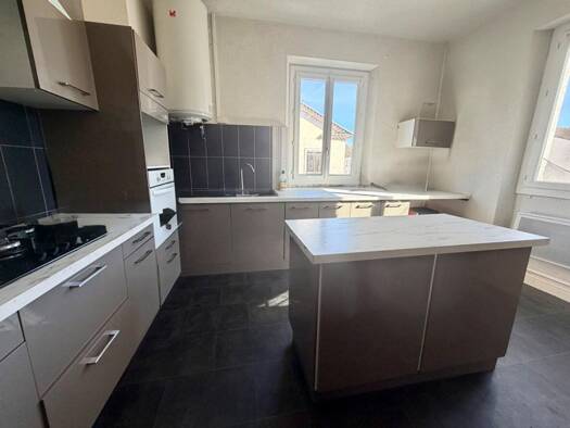 Maison à vendre 213 000 € 7 pièces 5 chambres 198 m² 713 m² de terrain Saint-Ambroix 30500