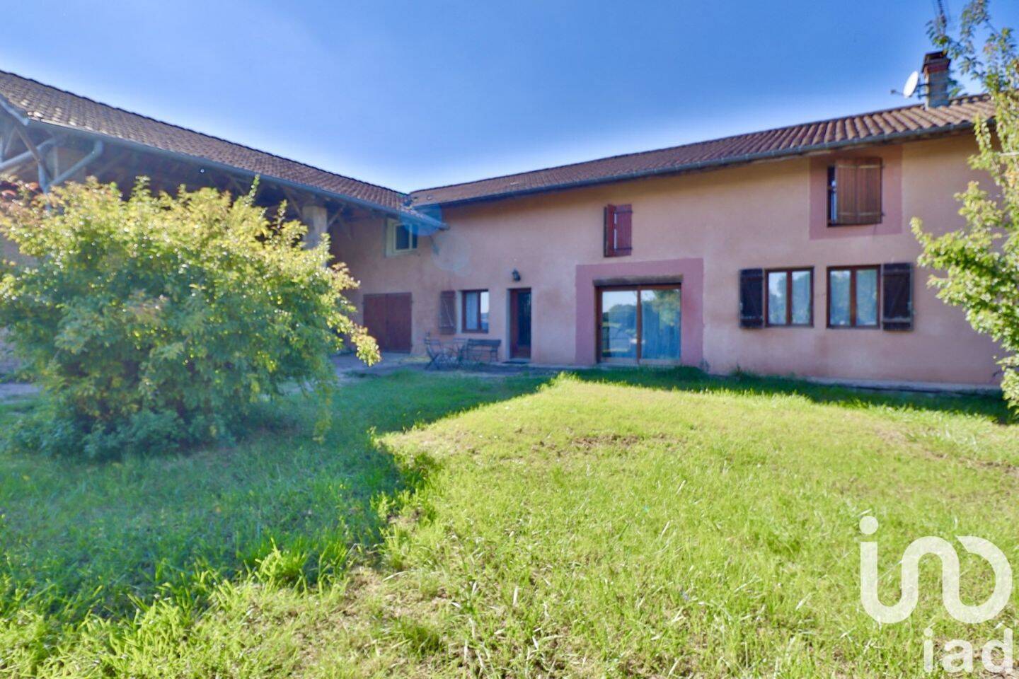 Maison 8 pièces 199 m² · à Sermoyer · 199 m² · 239 000 €
