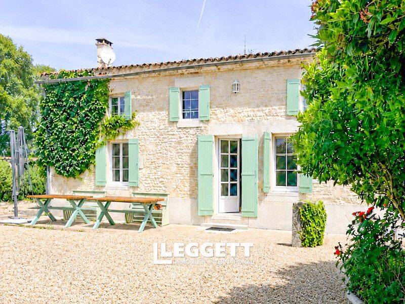 Maison 7 pièces 150 m² · à Aumagne · 150 m² · 323 300 €