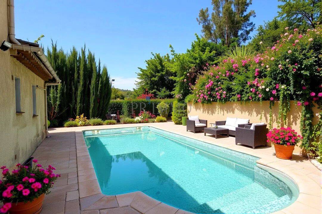 Maison 5 pièces 112 m² · à Roquebrune-sur-Argens · 112 m² · 690 000 €