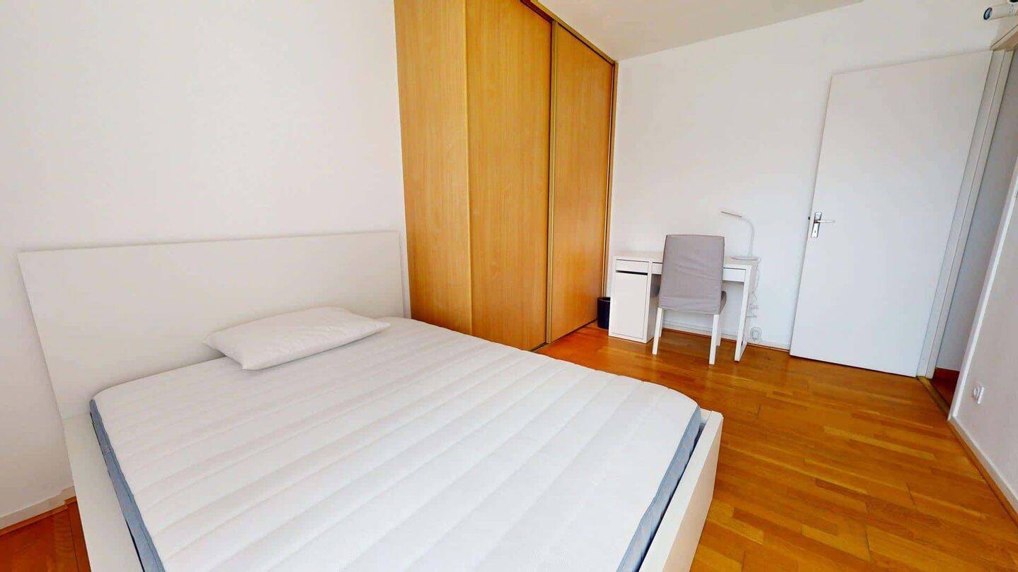 Room in Impasse des Bosquets, Toulouse for 80 m² with 4 bedrooms — 1