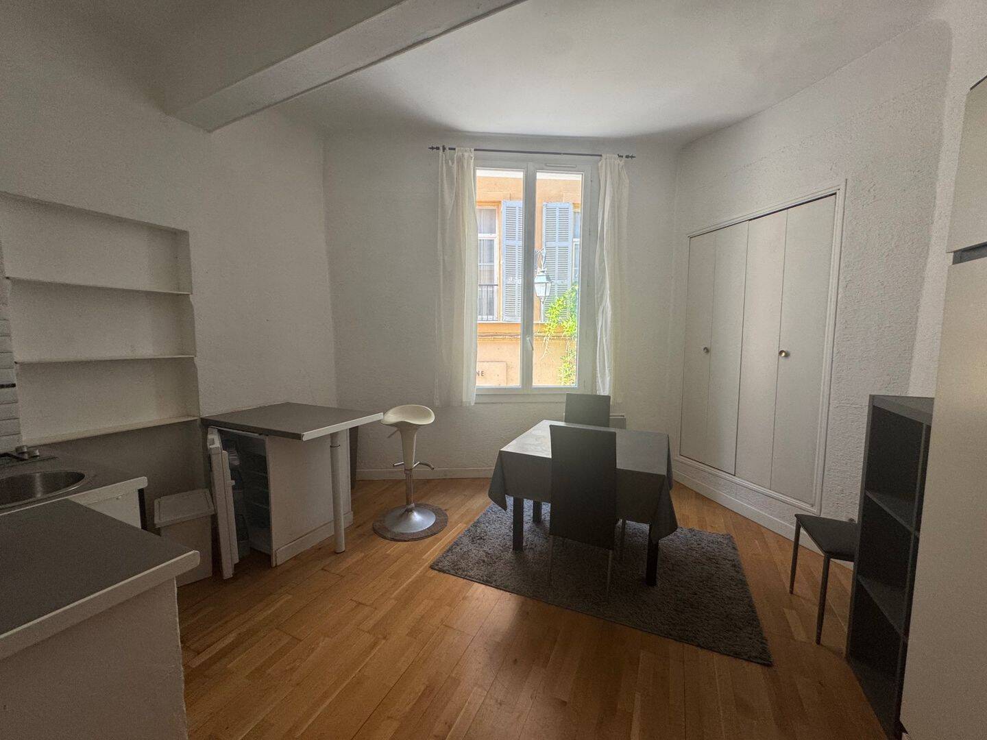 Appartement 2 pièces 29 m² · à Aix-en-Provence · 28,6 m² · 170 000 €