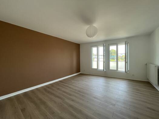 Appartement à louer 690 € 2 pièces 1 chambre 50,1 m² RDC/3 Clermont-Ferrand 63100