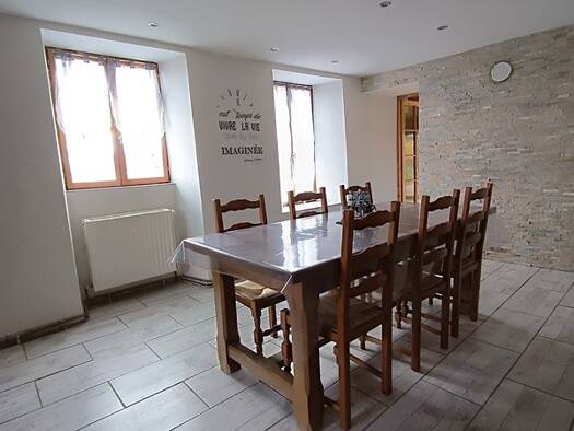 Maison à vendre 167 000 € 6 pièces 4 chambres 143 m² 372 m² de terrain Puy-Guillaume 63290