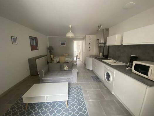 Appartement à louer 655 € 2 pièces 1 chambre 47 m² Étage 1/2 Remollon 05190