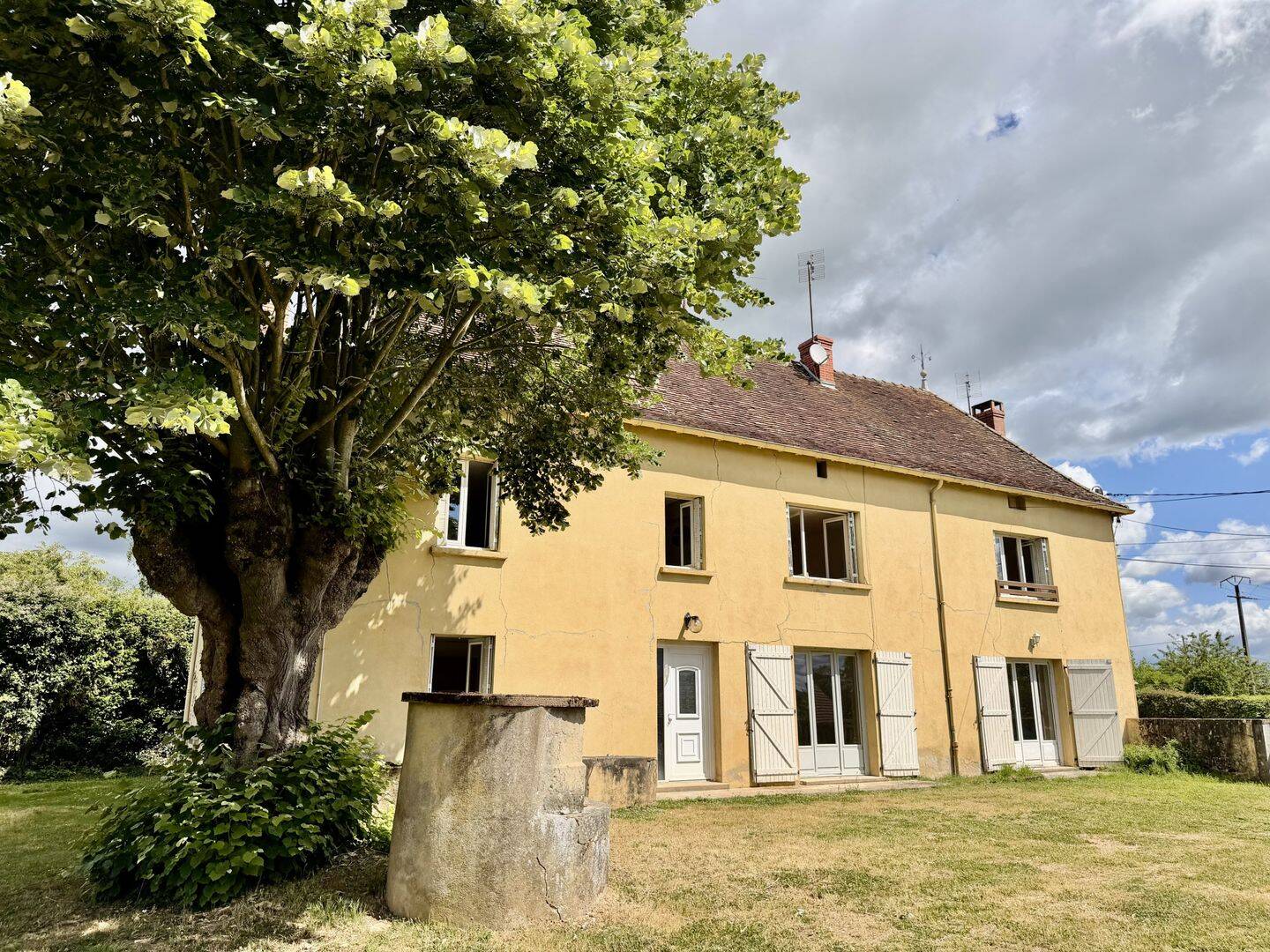 Maison 8 pièces 272 m² · à Charolles · 272 m² · 120 000 €