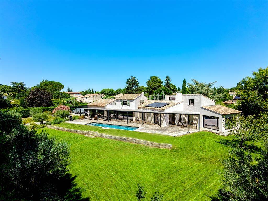 Maison 8 pièces 260 m² · à Aix-en-Provence · 260 m² · 1 890 000 €