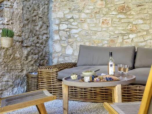 Maison à vendre 549 000 € 1 pièce 4 chambres 238 m² 100 m² de terrain Saint-Saturnin-lès-Apt 84490