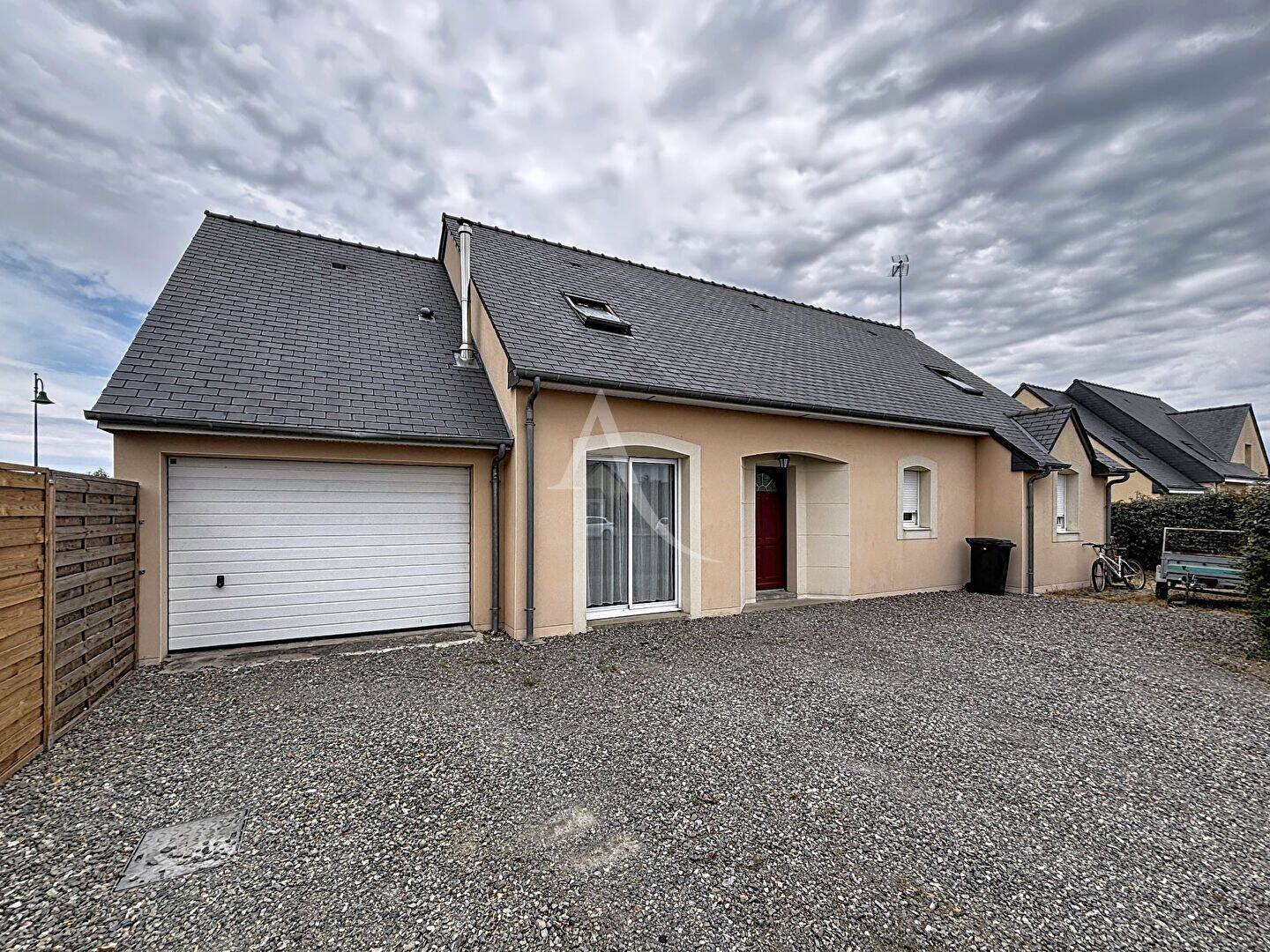 Maison 6 pièces 152 m² · à La Roche-Neuville · 151,6 m² · 233 900 €