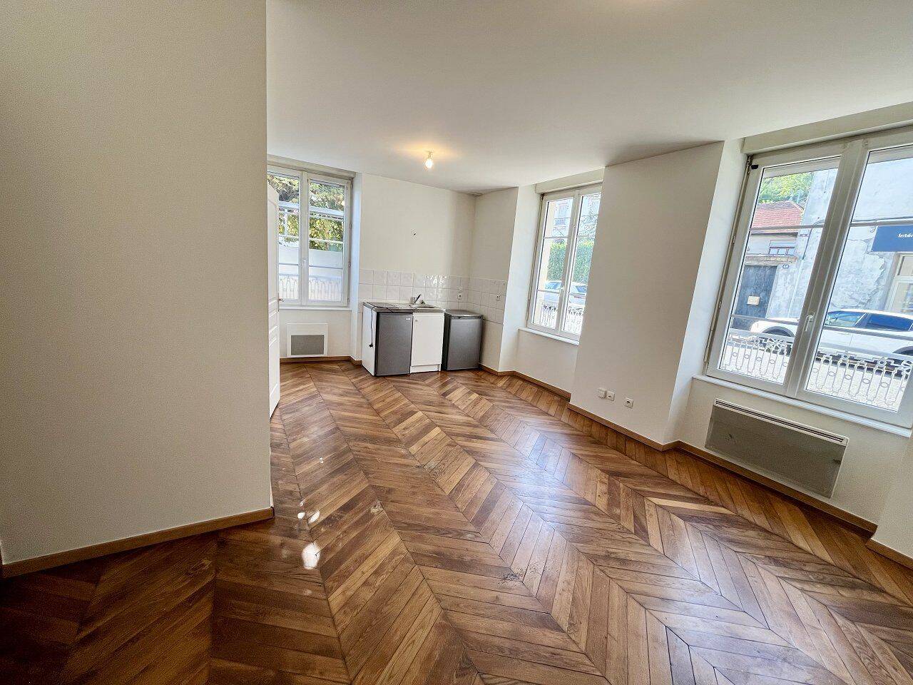 Appartement 1 pièce 24 m² · à Bourgoin-Jallieu · 24 m² · 355 €/mois