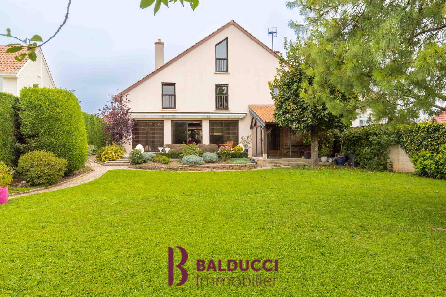 Maison 8 pièces 293 m² · à Fontaine-lès-Dijon · 293 m² · 999 000 €