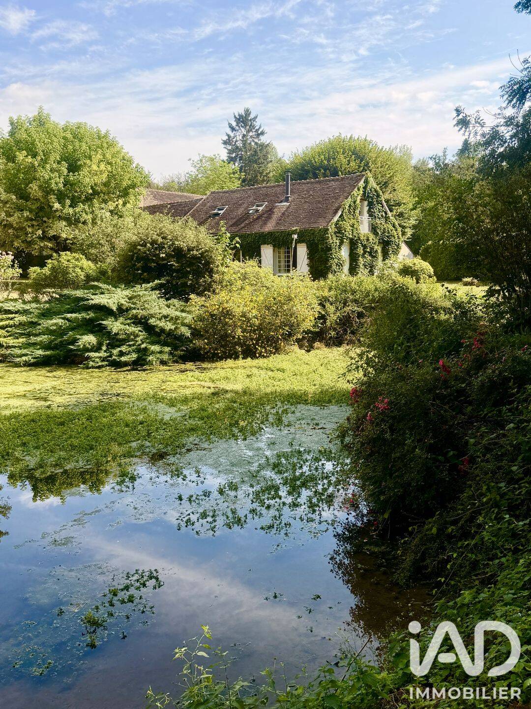 Maison 11 pièces 320 m² · à Nailly · 320 m² · 470 000 €