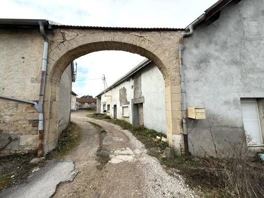 Immeuble à vendre 80 000 € 345 m² Vesoul 70000