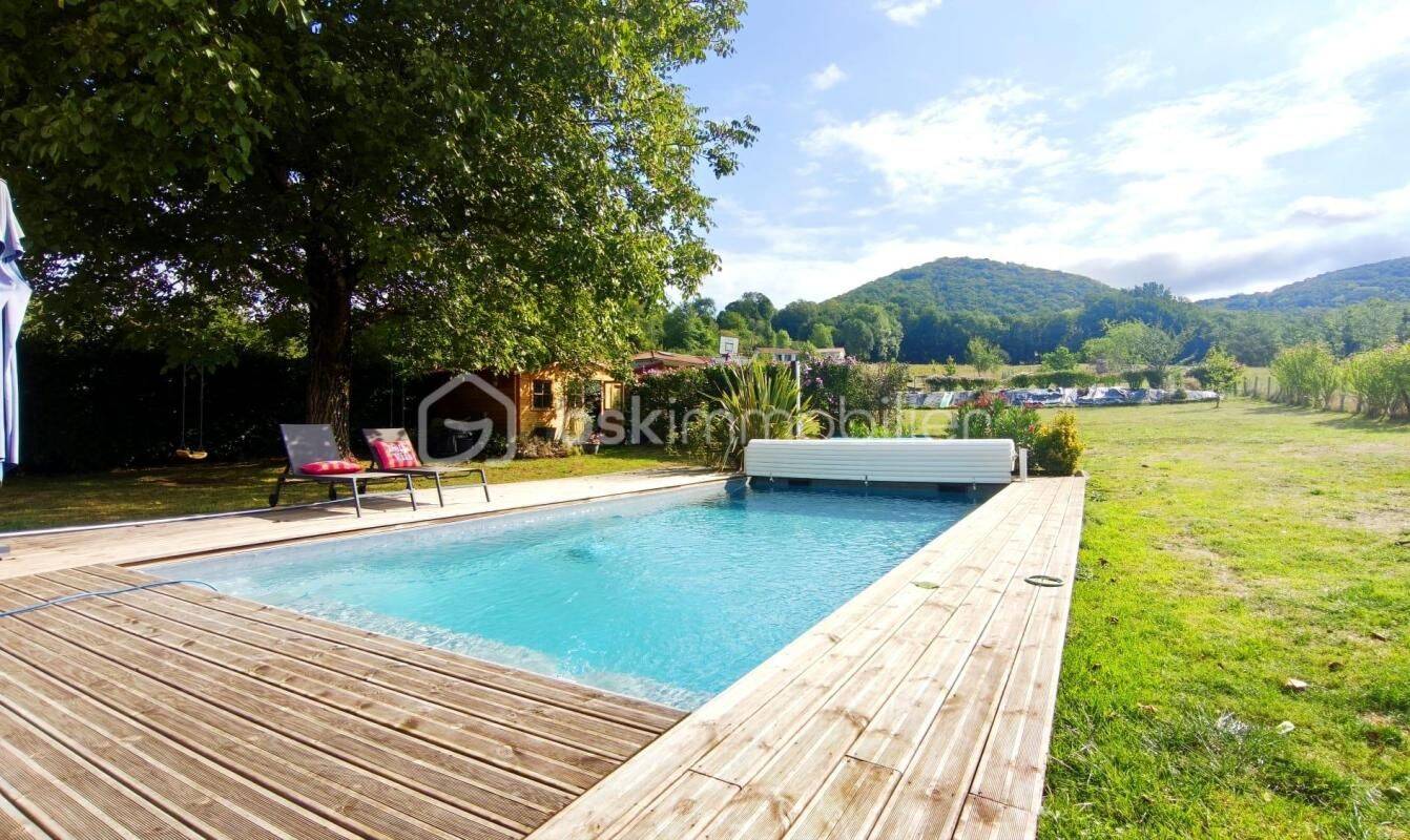 Maison 7 pièces 176 m² · à Castelbiague · 176 m² · 275 000 €