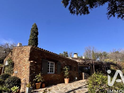 Maison à vendre 1 450 000 € 6 pièces 4 chambres 230 m² 9 440 m² de terrain La Garde-Freinet 83680