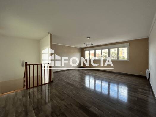 Appartement à louer 986 € 4 pièces 3 chambres 88,5 m² 2ème étage Centre Ville Cavaillon 84300