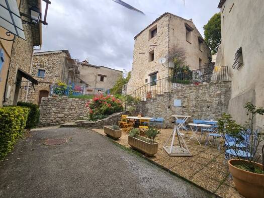 Maison à vendre 88 000 € 3 pièces 2 chambres 70 m² Peyroules 04120