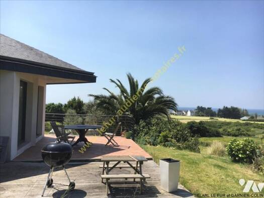 Maison à vendre 620 430 € 11 pièces 6 chambres 216 m² 2 230 m² de terrain Plouhinec 29780