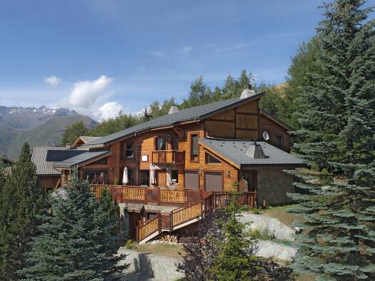 Chalet à vendre 2 756 000 € 6 pièces 5 chambres 295 m² 1 000 m² de terrain Les Deux Alpes 38860