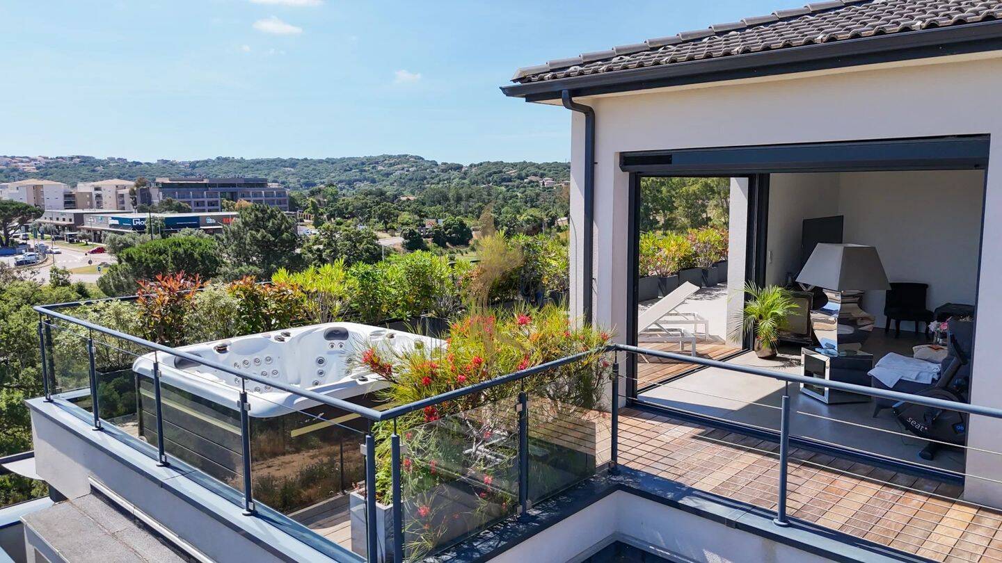 Appartement 4 pièces 157 m² · à Porto-Vecchio · 157 m² · 895 000 €