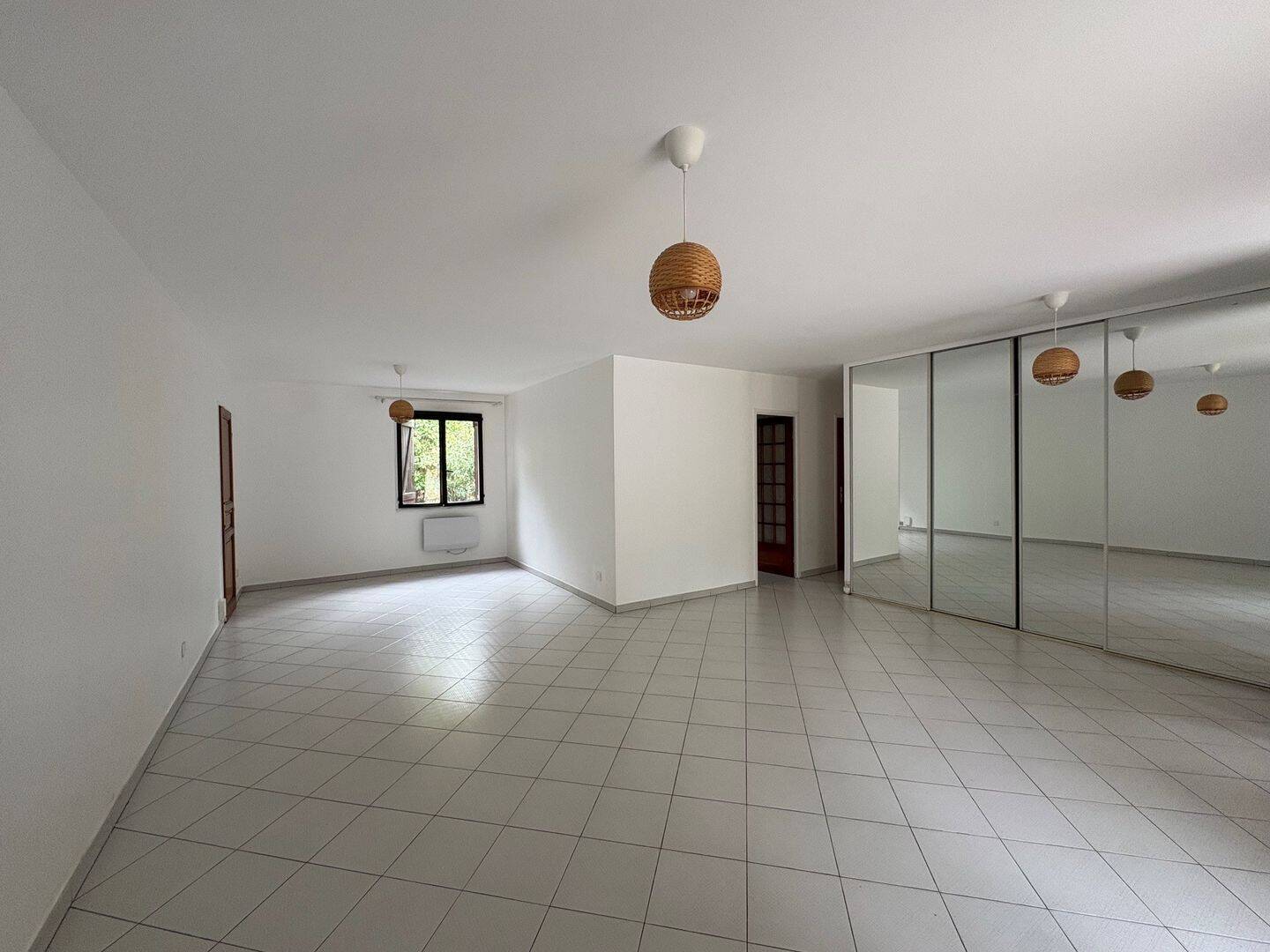Maison 4 pièces 111 m² · à Écully · 110,8 m² · 1 419 €/mois