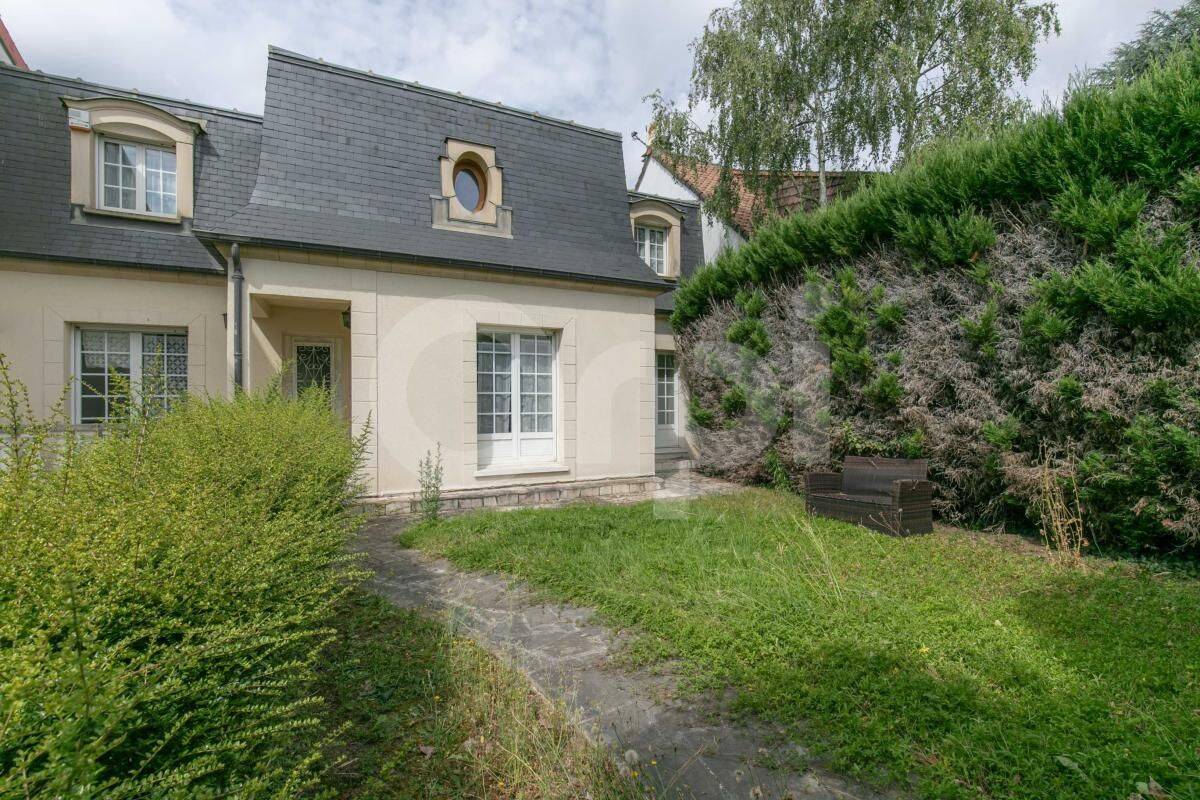 Maison 8 pièces 195 m² · à Sucy-en-Brie · 195 m² · 579 000 €
