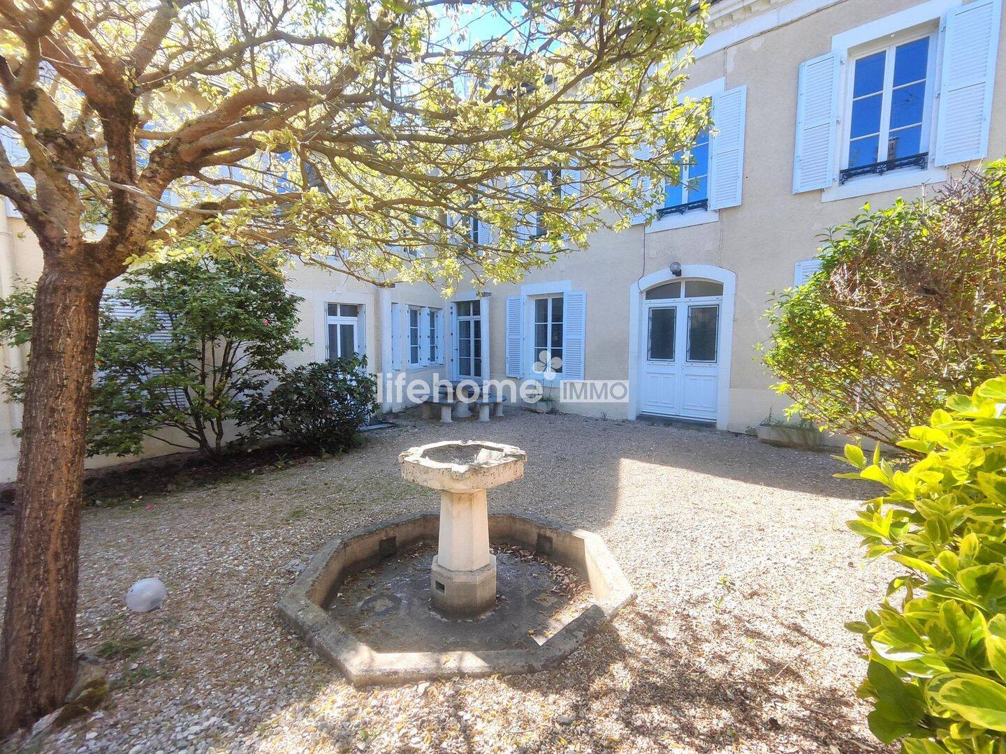 Maison 7 pièces 194 m² · à Châteauroux · 194 m² · 372 000 €