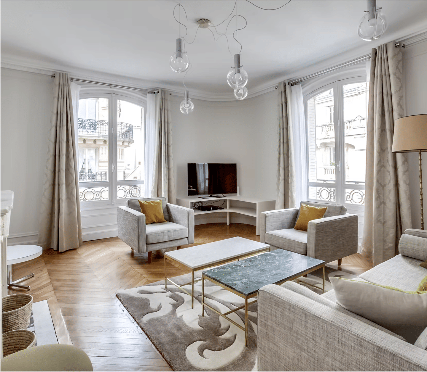 Appartement 5 pièces 133 m² · à Paris 16ème Arrondissement · 133 m² · 5 490 €
