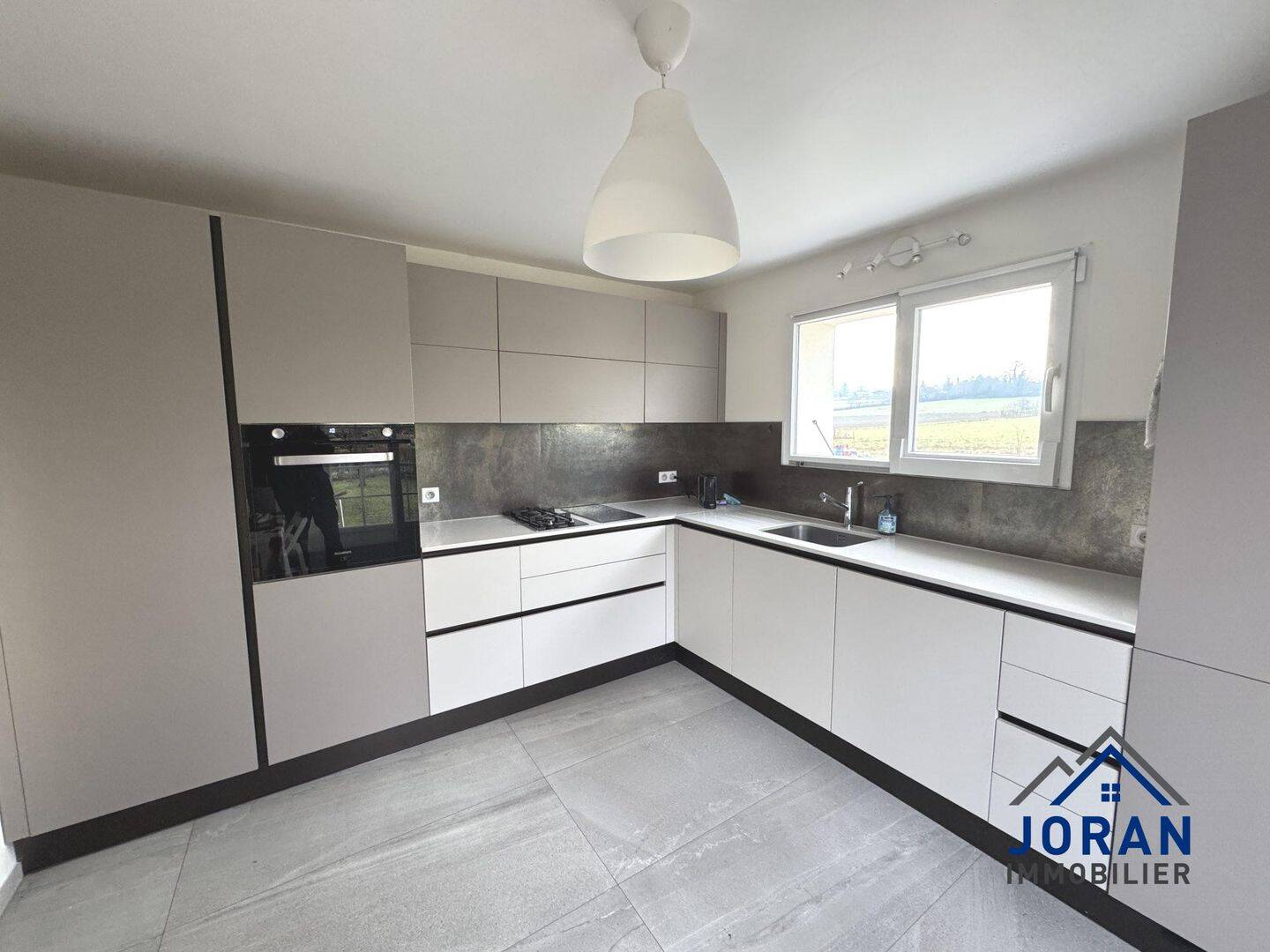 Maison 7 pièces 156 m² · à Saint-Julien-en-Genevois · 156 m² · 990 000 €