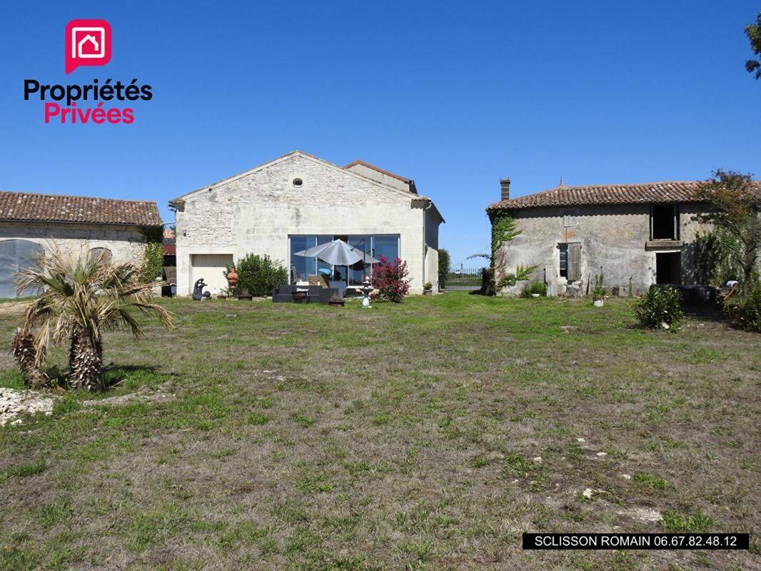 Maison 9 pièces 247 m² · à Mortagne-sur-Gironde · 247 m² · 353 566 €