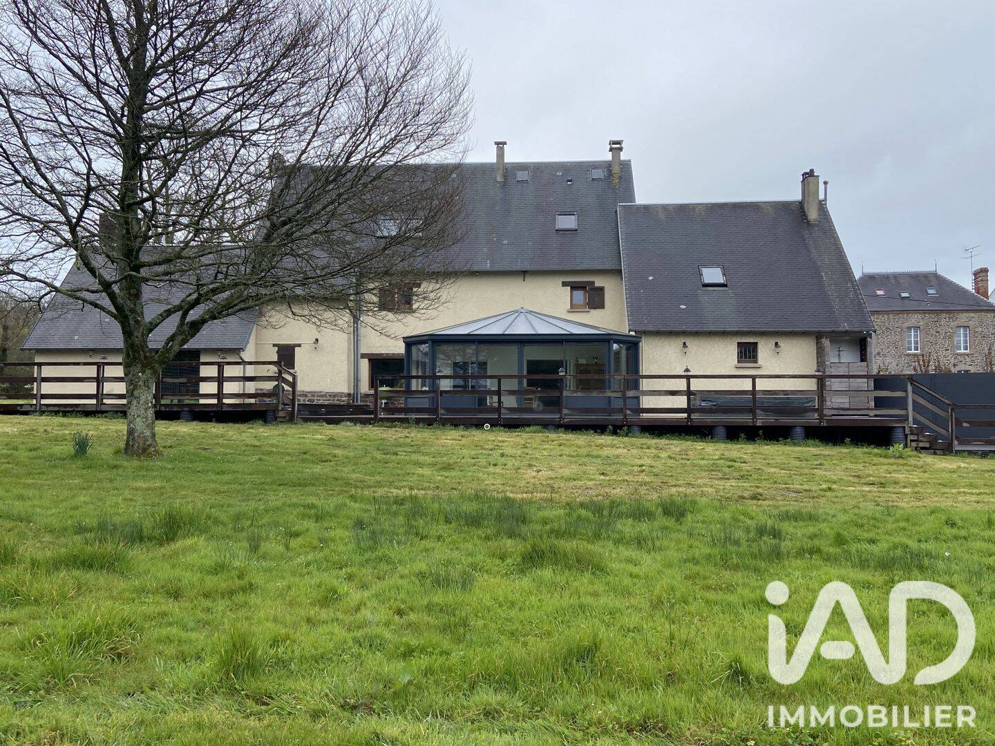 Maison 11 pièces 305 m² · à Bréhal · 305 m² · 646 000 €