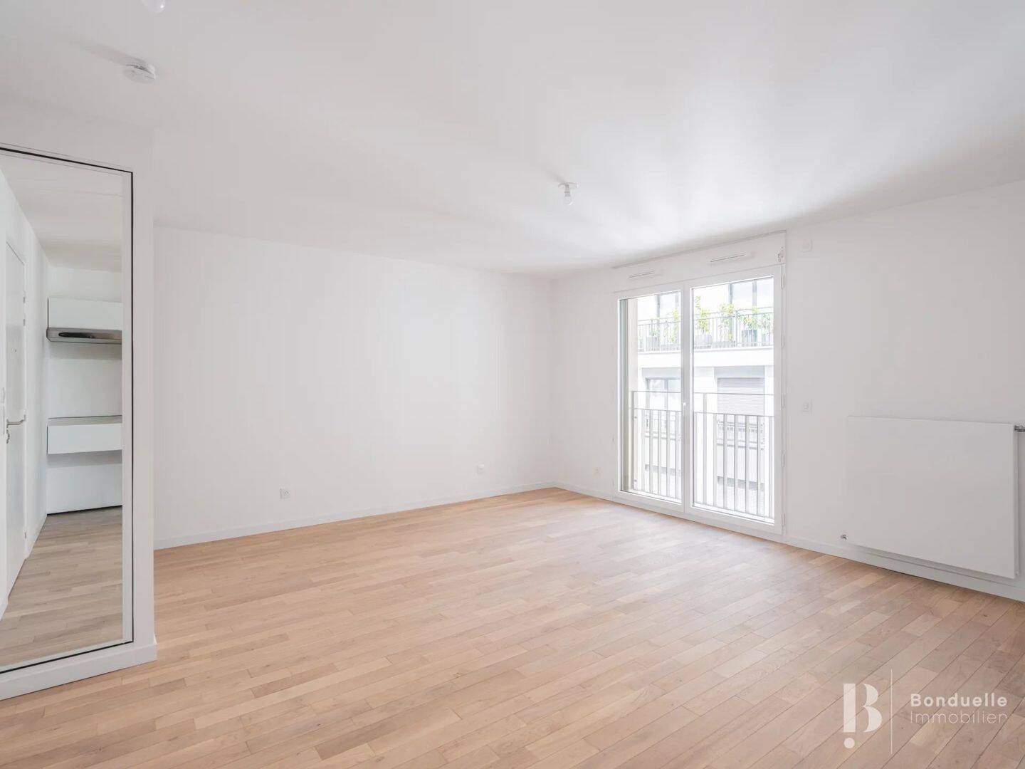 Appartement 1 pièce 32 m² · à Courbevoie · 31,9 m² · 950 €