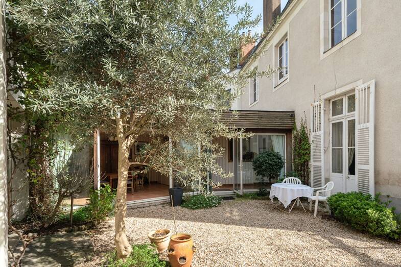 Maison à vendre 990 000 € 11 pièces 6 chambres 255 m² 251 m² de terrain Nantes 44000