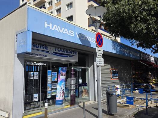 Local commercial à vendre 320 000 € 130 m² de surface de vente Saint-Priest 69800