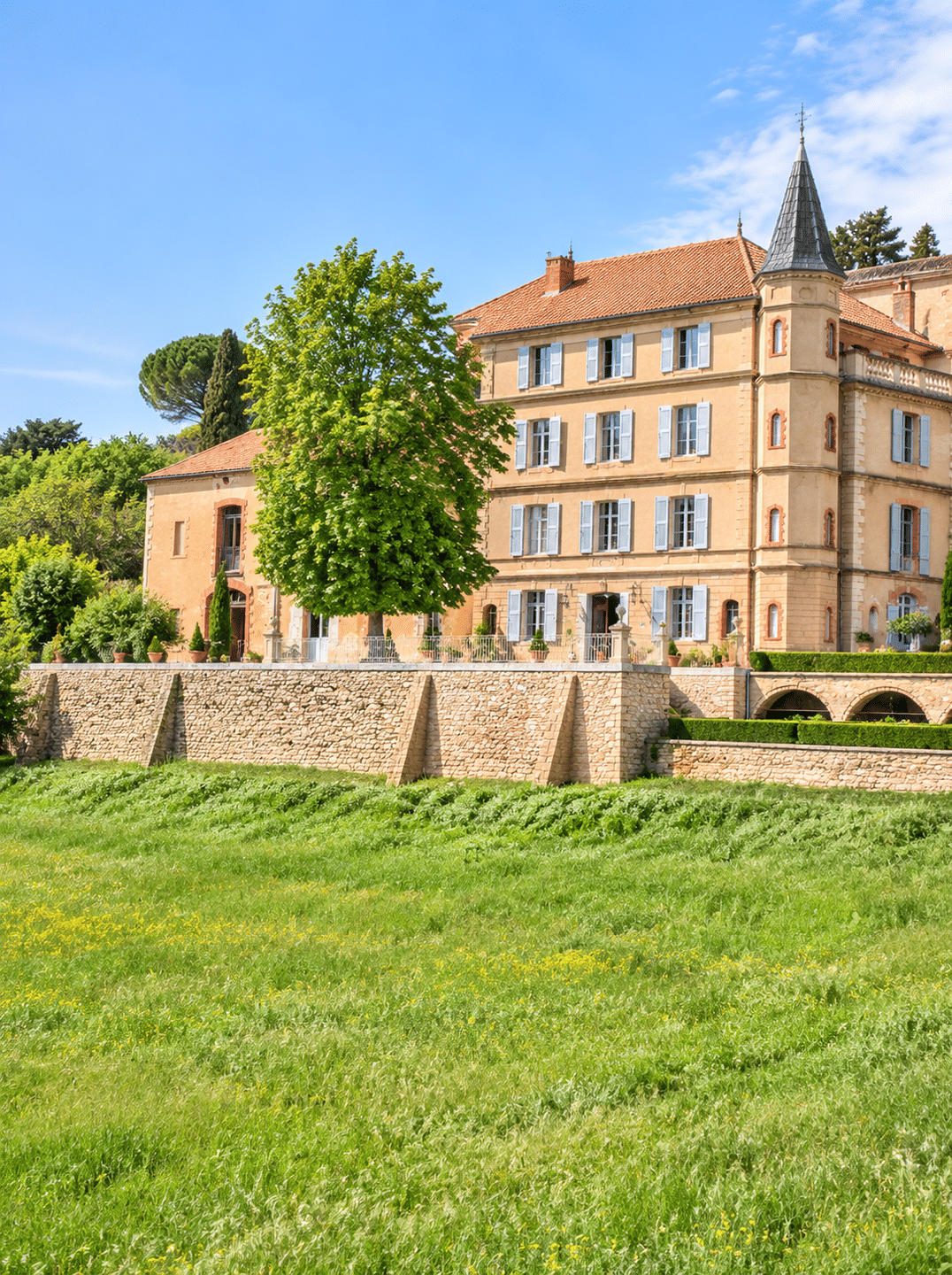 Maison 13 pièces 900 m² · à Valensole · 900 m² · 1 684 000 €