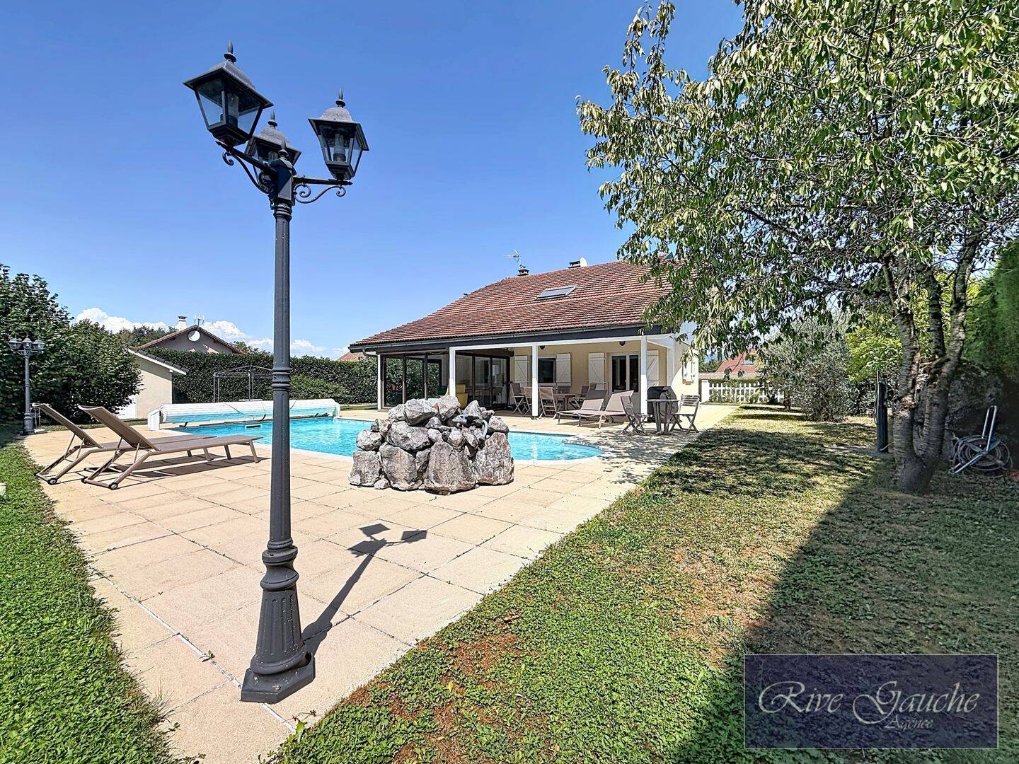 Maison 7 pièces 180 m² · à Pers-Jussy · 180 m² · 820 000 €