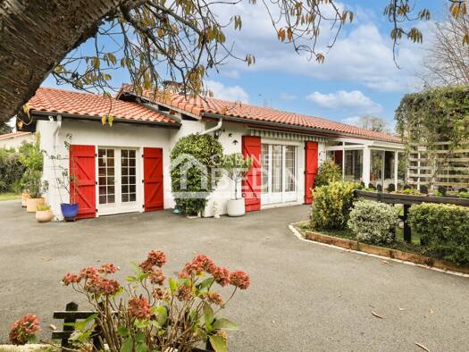 Maison de plain-pied à vendre 433 300 € 5 pièces 3 chambres 89,9 m² 684 m² de terrain Sanguinet 40460